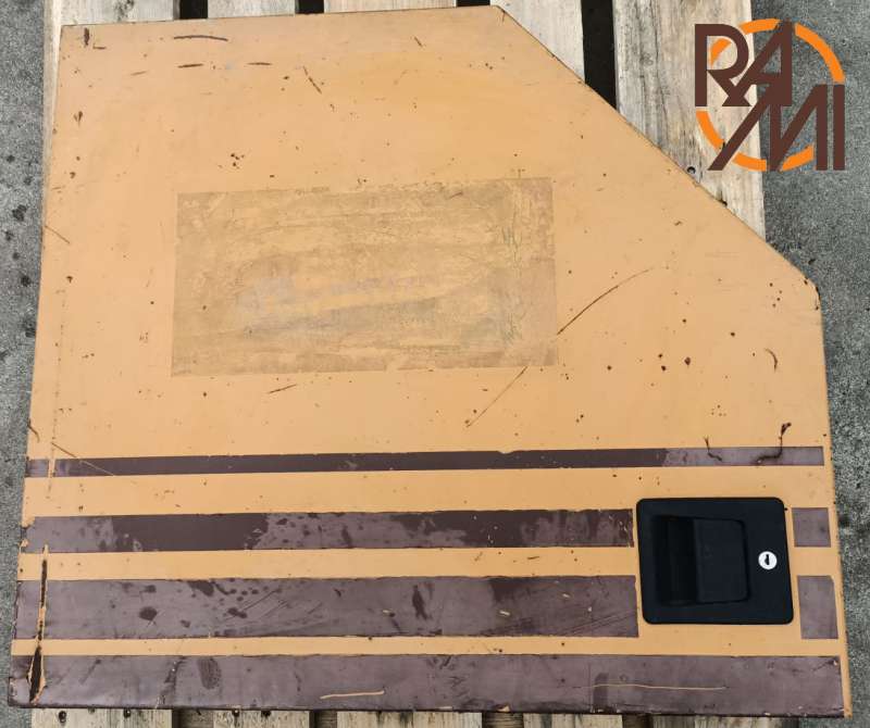RIGHT COVER DOOR B9043854 CASE 1288 (USED OTTIME CONDITIONS)