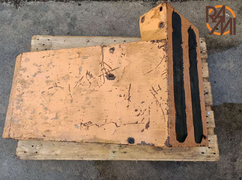 RIGHT FENDER E133363 LOADER CASE 821(USED)