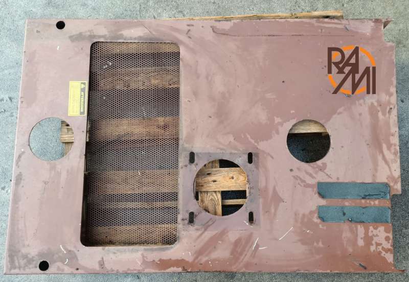 COVER GRID E133534 CASE 821 (USED)