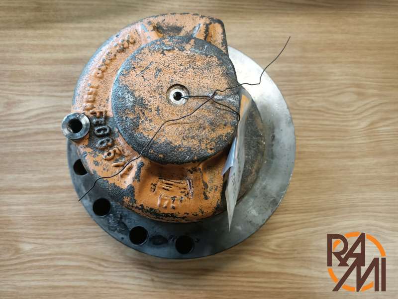 SWING DRIVE SHELL V5240362 (USED)