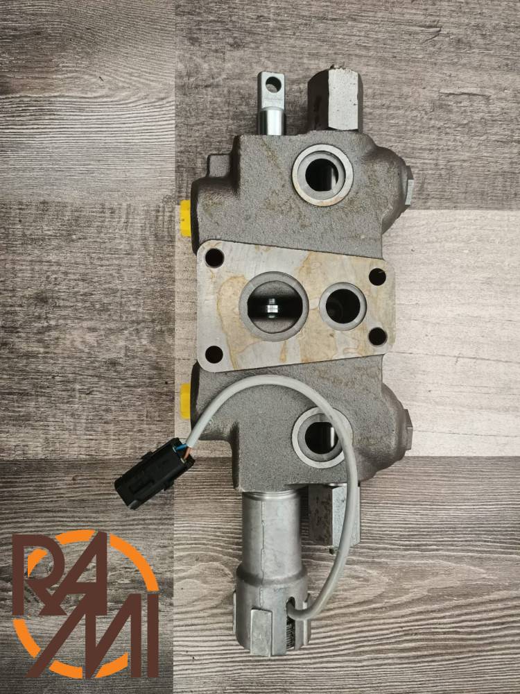 DISTRIBUTOR BUCKET 113786A6 (NEW) CASE Rami Spare Parts