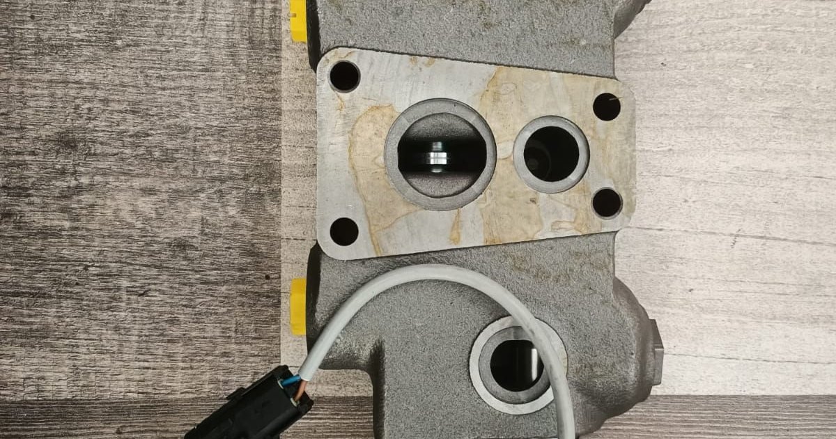 DISTRIBUTOR BUCKET 113786A6 (NEW) CASE Rami Spare Parts