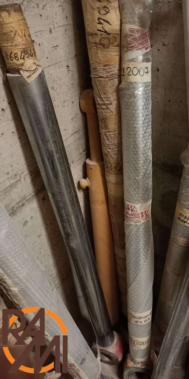 LIFTING ROD CASE 72112007 (NEW)