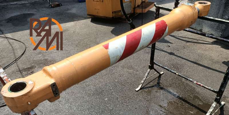 PISTON COMPLETE 8915777 CASE