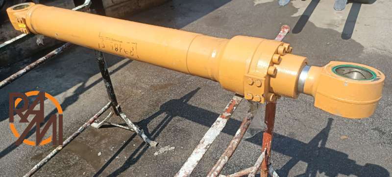 PISTON CYLINDER 8918545 CASE