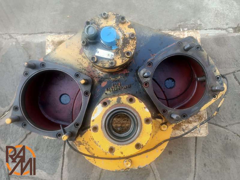 5715948 Gearbox LIEBHERR L512/L522 Wheel Loader