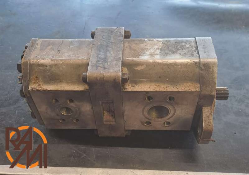 FIAT ALLIS DOUBLE HYDRAULIC PUMP 79057104