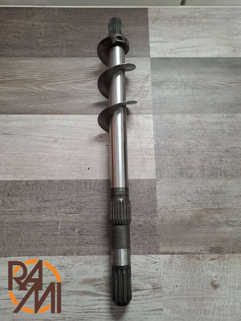 AXLE SHAFT 196083A1 WITH CUTTER 329475A1 CASE